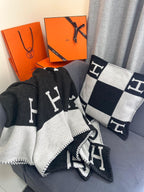 Hermès - Avalon Throw Blanket & Pillow Set