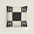 Hermès - Avalon Throw Blanket & Pillow Set